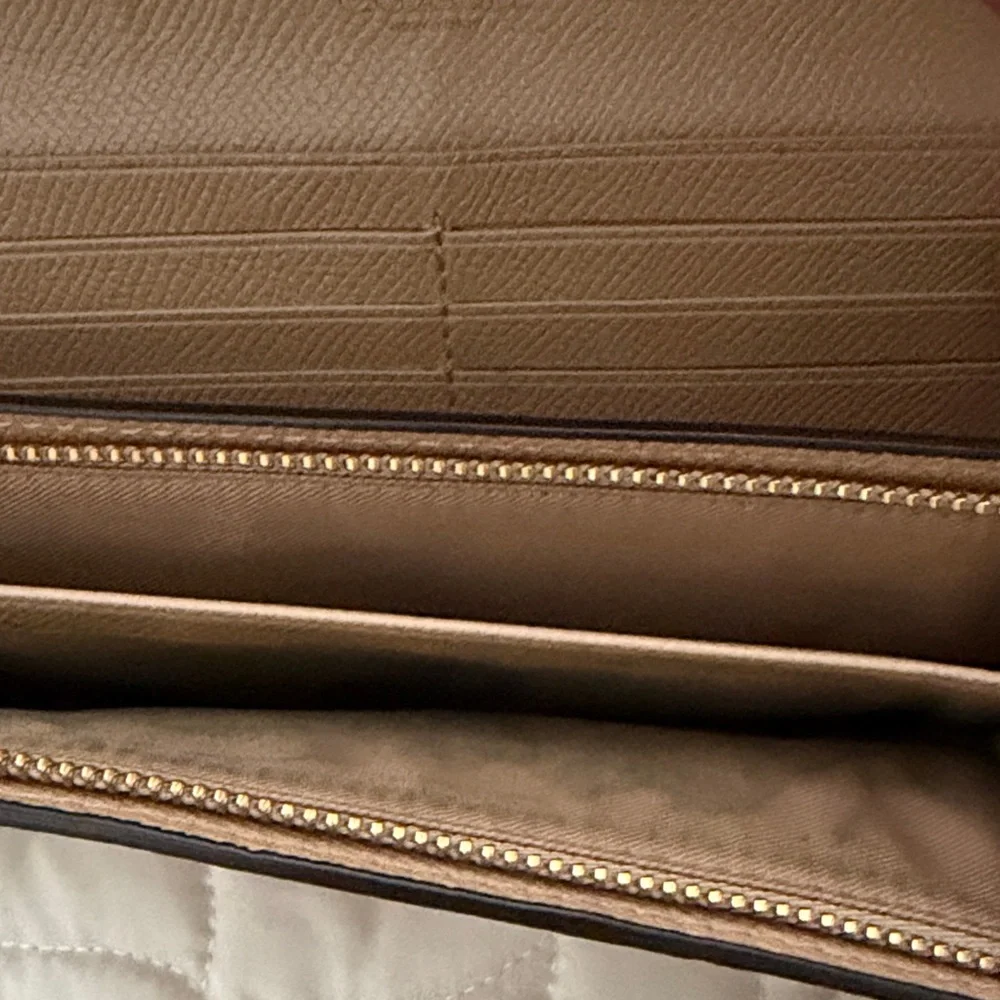 Coach Beige Leather Women's Wallet - Picture 7 of 8